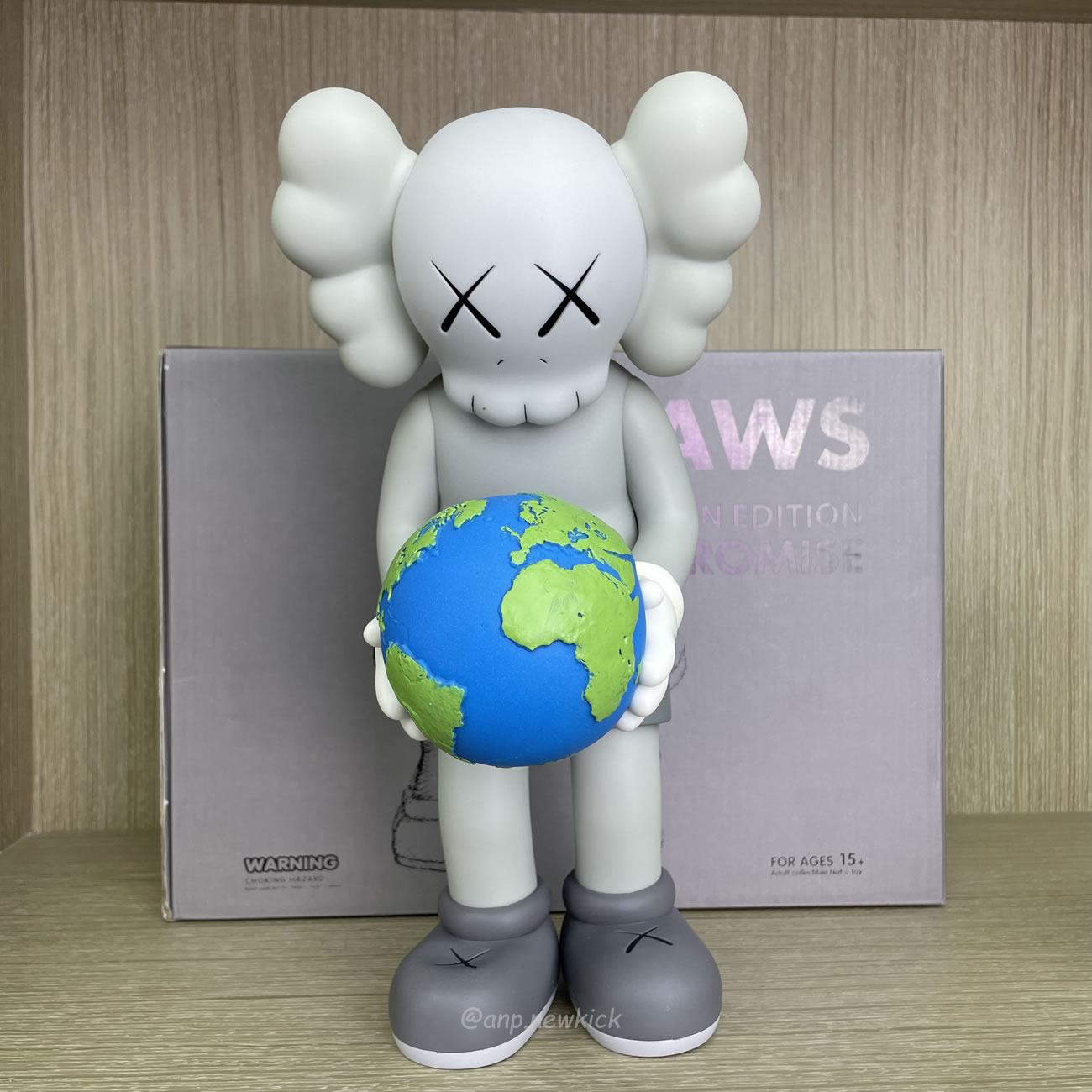 Kaws The Promise Grey Figure (7) - newkick.vip